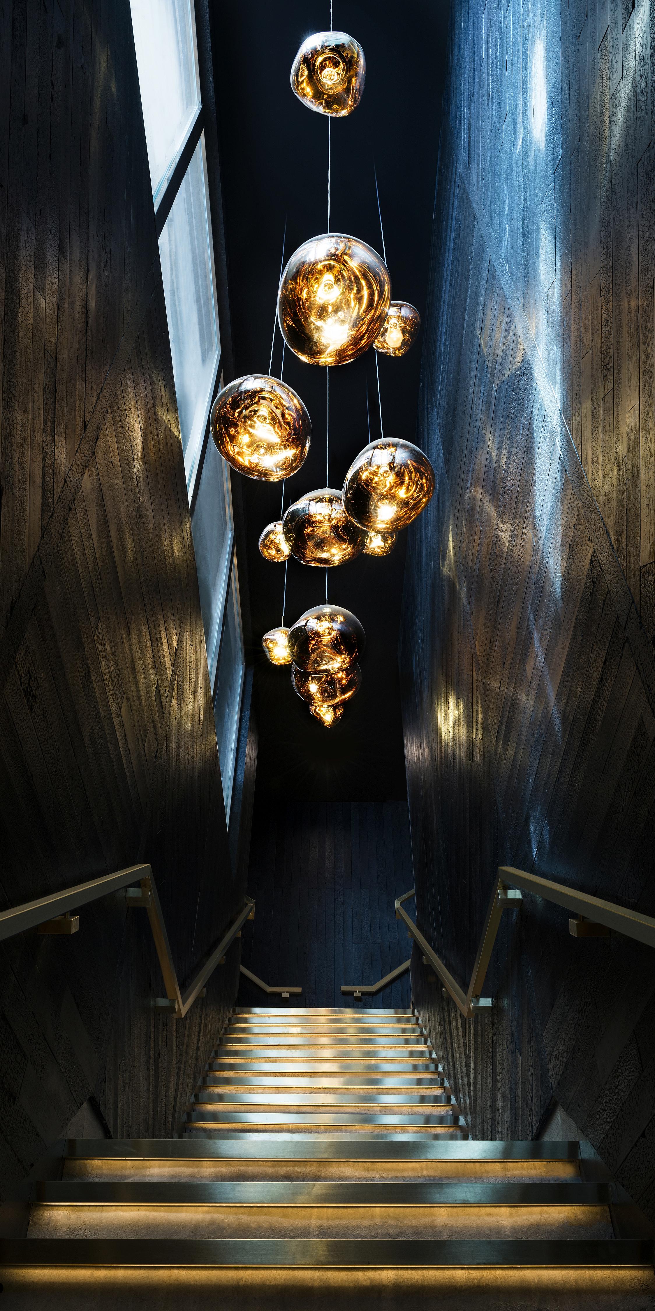 Tom Dixon Leuchten Lampen im Treppenaufgang Alto Restaurant Hong Kong Inga Beckmann
