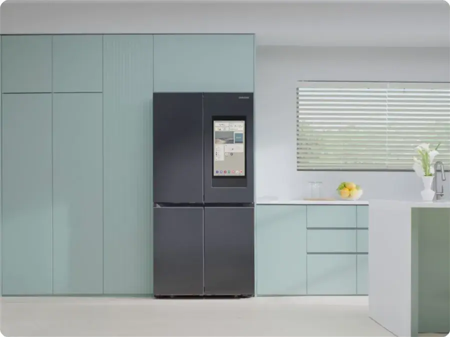 Kühlschrank mit Display in Küchenzeile integriert